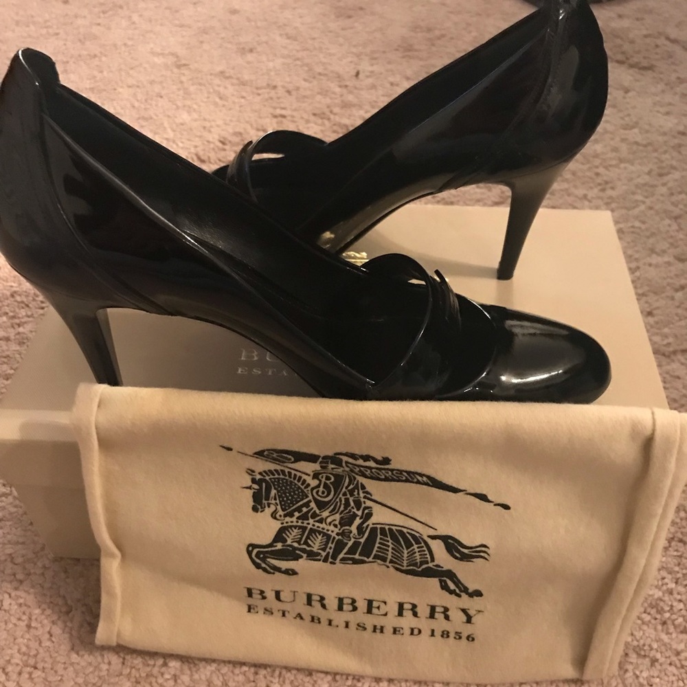 Burberry pumps